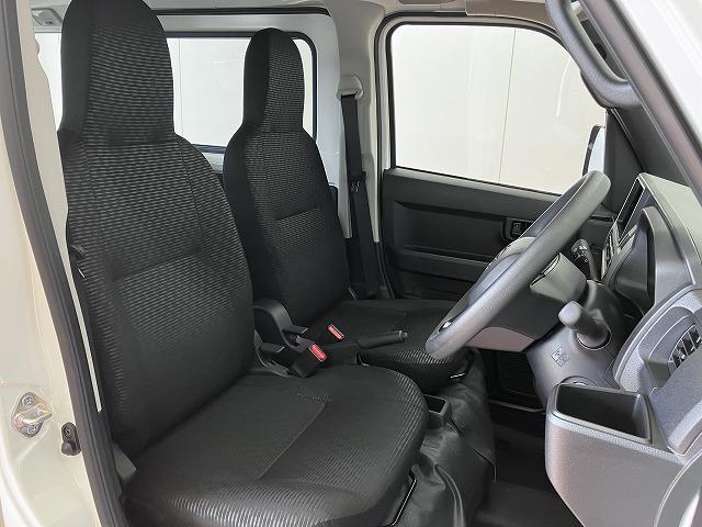 ハイゼットカーゴDX 4WD4WD サポカーSワイド適合 エアコン リヤファン アクセサリーソケット コーナーセンサー アイドリングストップ 光軸調整ダイヤル 横滑り防止機能 誤発進抑制機能 パワーウインドウ キーレス(神奈川県)の中古車