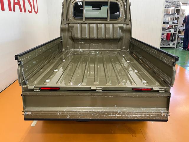 ハイゼットトラックハイルーフＳＡIIIｔ４ＷＤ　スマアシ　三方開　ナビ　エアコン　横滑り防止機能　誤発進抑制機能　コーナーセンサー　光軸調整ダイヤル　ＥＴＣ　パワーウインドウ　Ｂカメラ　キーレス（神奈川県）の中古車