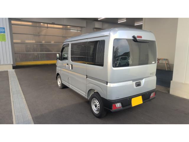 ハイゼットカーゴＤＸサポカーＳワイド適合　ラジオ　エアコン　アクセサリーソケット　コーナーセンサー　アイドリングストップ　光軸調整ダイヤル　横滑り防止機能　誤発進抑制機能　パワーウインドウ　キーレス（神奈川県）の中古車