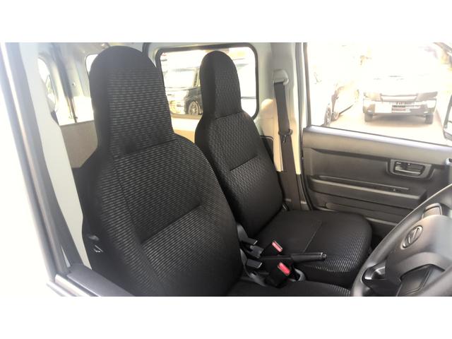 ハイゼットカーゴＤＸサポカーＳワイド適合　ラジオ　エアコン　アクセサリーソケット　コーナーセンサー　アイドリングストップ　光軸調整ダイヤル　横滑り防止機能　誤発進抑制機能　パワーウインドウ　キーレス（神奈川県）の中古車