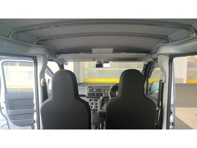 ハイゼットカーゴＤＸサポカーＳワイド適合　ラジオ　エアコン　アクセサリーソケット　コーナーセンサー　アイドリングストップ　光軸調整ダイヤル　横滑り防止機能　誤発進抑制機能　パワーウインドウ　キーレス（神奈川県）の中古車
