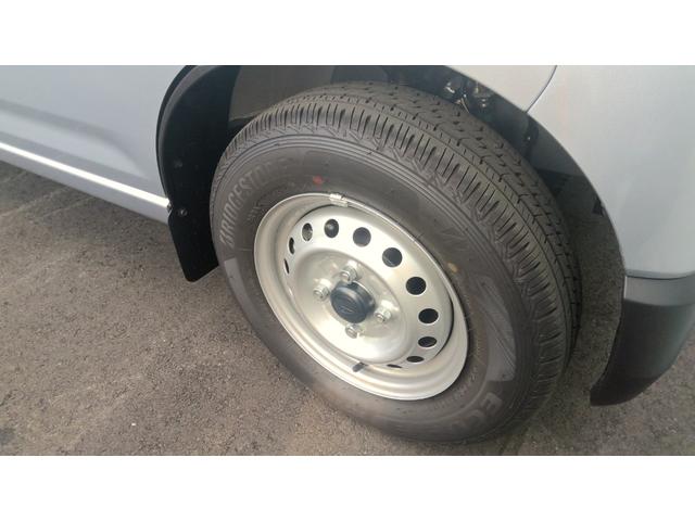 ハイゼットカーゴＤＸサポカーＳワイド適合　ラジオ　エアコン　アクセサリーソケット　コーナーセンサー　アイドリングストップ　光軸調整ダイヤル　横滑り防止機能　誤発進抑制機能　パワーウインドウ　キーレス（神奈川県）の中古車