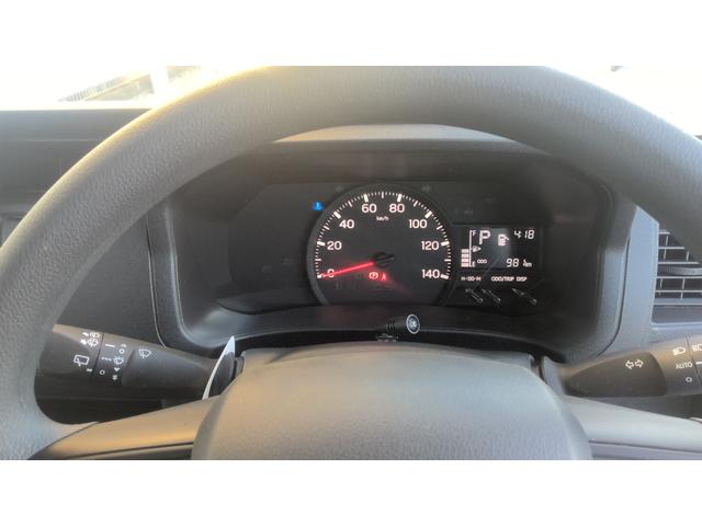 ハイゼットカーゴＤＸサポカーＳワイド適合　ラジオ　エアコン　アクセサリーソケット　コーナーセンサー　アイドリングストップ　光軸調整ダイヤル　横滑り防止機能　誤発進抑制機能　パワーウインドウ　キーレス（神奈川県）の中古車