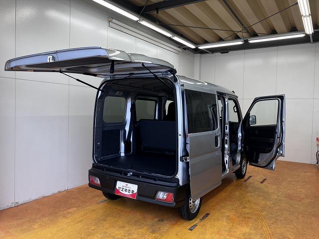 ハイゼットカーゴＤＸサポカーＳワイド適合　ラジオ　エアコン　アクセサリーソケット　コーナーセンサー　アイドリングストップ　光軸調整ダイヤル　横滑り防止機能　誤発進抑制機能　パワーウインドウ　キーレス（神奈川県）の中古車