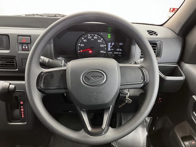 ハイゼットカーゴＤＸサポカーＳワイド適合　ラジオ　エアコン　アクセサリーソケット　コーナーセンサー　アイドリングストップ　光軸調整ダイヤル　横滑り防止機能　誤発進抑制機能　パワーウインドウ　キーレス（神奈川県）の中古車