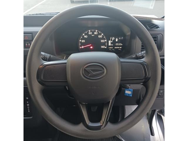 ハイゼットカーゴDXサポカーSワイド適合 ラジオ エアコン アクセサリーソケット コーナーセンサー アイドリングストップ 光軸調整ダイヤル 横滑り防止機能 誤発進抑制機能 パワーウインドウ キーレス(神奈川県)の中古車