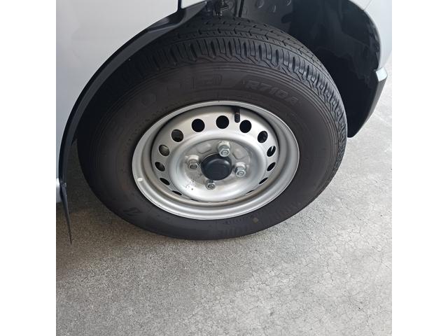 ハイゼットカーゴDXサポカーSワイド適合 ラジオ エアコン アクセサリーソケット コーナーセンサー アイドリングストップ 光軸調整ダイヤル 横滑り防止機能 誤発進抑制機能 パワーウインドウ キーレス(神奈川県)の中古車