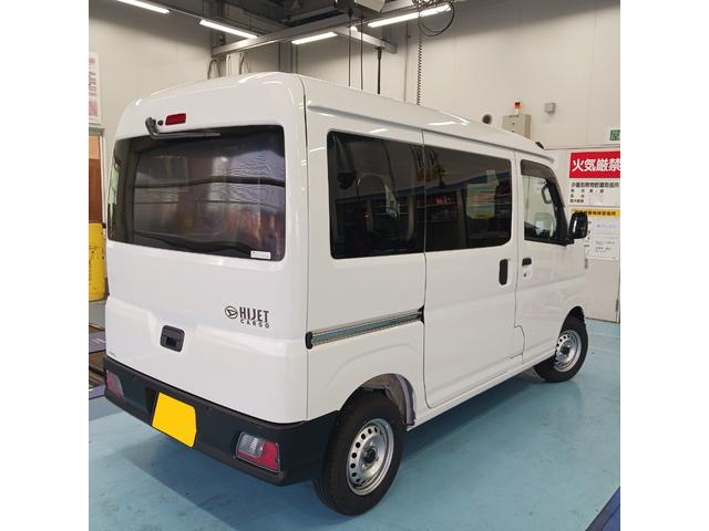 ハイゼットカーゴＤＸサポカーＳワイド適合　Ｂｌｕｅｔｏｏｔｈオーディオ　エアコン　アクセサリーソケット　コーナーセンサー　アイドリングストップ　光軸調整ダイヤル　横滑り防止機能　誤発進抑制機能　パワーウインドウ　キーレス（神奈川県）の中古車