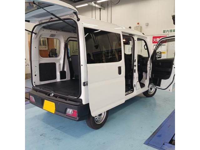 ハイゼットカーゴＤＸサポカーＳワイド適合　Ｂｌｕｅｔｏｏｔｈオーディオ　エアコン　アクセサリーソケット　コーナーセンサー　アイドリングストップ　光軸調整ダイヤル　横滑り防止機能　誤発進抑制機能　パワーウインドウ　キーレス（神奈川県）の中古車