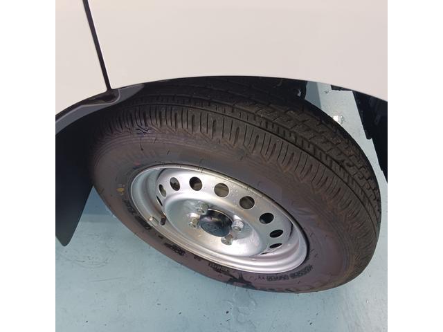 ハイゼットカーゴＤＸサポカーＳワイド適合　Ｂｌｕｅｔｏｏｔｈオーディオ　エアコン　アクセサリーソケット　コーナーセンサー　アイドリングストップ　光軸調整ダイヤル　横滑り防止機能　誤発進抑制機能　パワーウインドウ　キーレス（神奈川県）の中古車