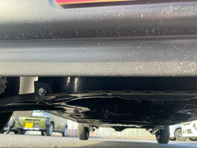 ハイゼットカーゴデラックス衝突被害軽減ブレーキ　コーナーセンサー　オートライト　プライバシーガラス　フロントパワーウィンドウ　オーバーヘッドシェルフ　スピーカー一体型ＡＭ・ＦＭラジオ　キーレスエントリー　アイドリングストップ（千葉県）の中古車