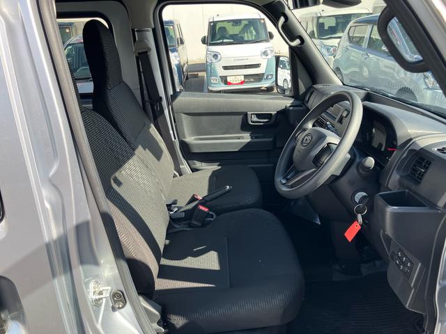 ハイゼットカーゴデラックス衝突被害軽減ブレーキ　コーナーセンサー　オートライト　プライバシーガラス　フロントパワーウィンドウ　オーバーヘッドシェルフ　スピーカー一体型ＡＭ・ＦＭラジオ　キーレスエントリー　アイドリングストップ（千葉県）の中古車