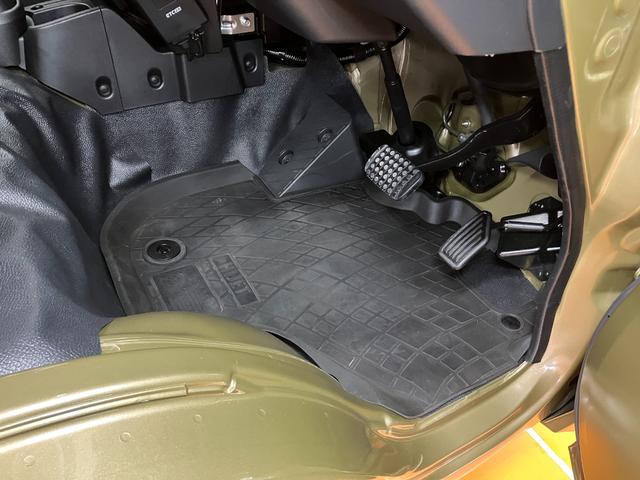 ハイゼットトラックジャンボエクストラ４ＷＤ　サポカーＳワイド適合　ドラレコ　三方開　ゴムマット　ラジオ　エアコン　光軸調整ダイヤル　コーナーセンサー　アイドリングストップ　横滑り防止機能　誤発進抑制機能　アクセサリーソケット（神奈川県）の中古車