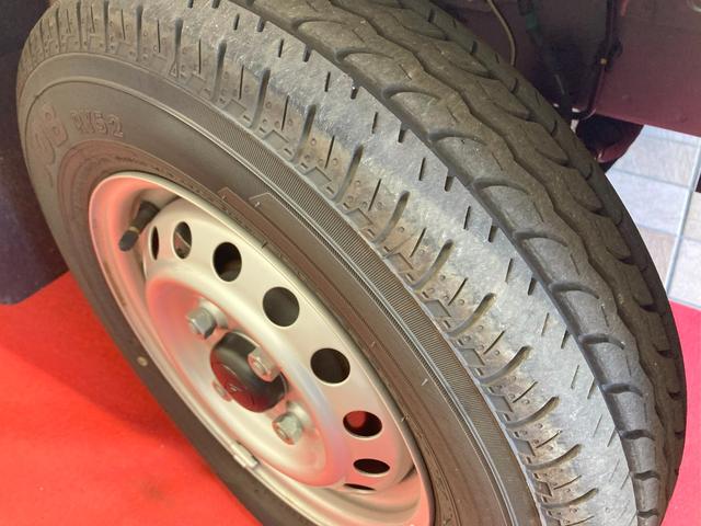 ハイゼットカーゴDXサポカーSワイド適合 ラジオ エアコン アクセサリーソケット コーナーセンサー アイドリングストップ 光軸調整ダイヤル 横滑り防止機能 誤発進抑制機能 パワーウインドウ キーレス(神奈川県)の中古車