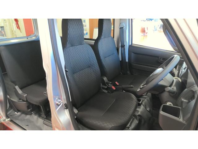 ハイゼットカーゴＤＸサポカーＳワイド適合　ラジオ　エアコン　アクセサリーソケット　コーナーセンサー　アイドリングストップ　光軸調整ダイヤル　横滑り防止機能　誤発進抑制機能　パワーウインドウ　キーレス（神奈川県）の中古車