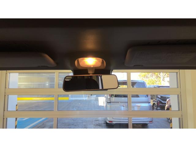 ハイゼットカーゴＤＸサポカーＳワイド適合　ラジオ　エアコン　アクセサリーソケット　コーナーセンサー　アイドリングストップ　光軸調整ダイヤル　横滑り防止機能　誤発進抑制機能　パワーウインドウ　キーレス（神奈川県）の中古車