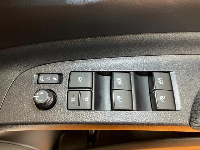 シエンタＧ衝突被害軽減ブレーキシステム　ドラレコ　全周囲カメラ　ステアリングスイッチ　両側オートスライドドア　ステアリングヒーター　シートヒーター　ＵＳＢ接続端子　Ｐスタート　レーンアシスト　キーフリー（神奈川県）の中古車