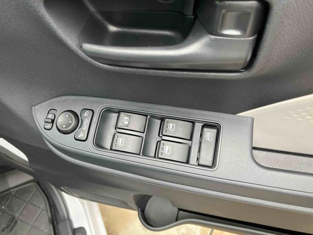 タントＬスライドドア　ＬＥＤヘッドライト　オートライト　プッシュボタンスターター　オート格納ドアミラー　オートエアコン　上下２段調節式デッキボード　コーナーセンサー　衝突被害軽減ブレーキ（千葉県）の中古車