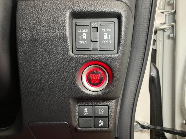 N−BOXカスタムG・Lターボホンダセンシング衝突被害軽減ブレーキシステム 両側オートスライドドア Bカメラ ステアリングスイッチ クルーズコントロール USB接続端子 ETC Pスタート レーンアシスト パドルシフト キーフリー(神奈川県)の中古車