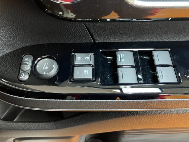 N−BOXカスタムG・Lターボホンダセンシング衝突被害軽減ブレーキシステム 両側オートスライドドア Bカメラ ステアリングスイッチ クルーズコントロール USB接続端子 ETC Pスタート レーンアシスト パドルシフト キーフリー(神奈川県)の中古車