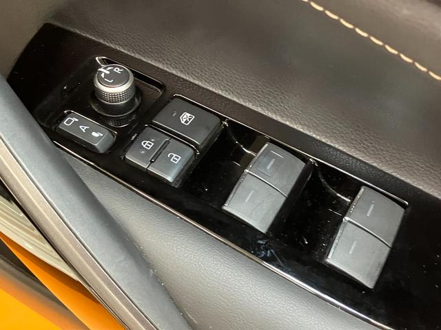 カローラハイブリッド　ダブルバイビー衝突被害軽減ブレーキシステム　ドラレコ　Ｂカメラ　マルチメディアオーディオ　ステアリングスイッチ　クルーズコントロール　シートヒーター　ワイヤレス充電器　電動パーキングブレーキ　ＳＯＳスイッチ（神奈川県）の中古車