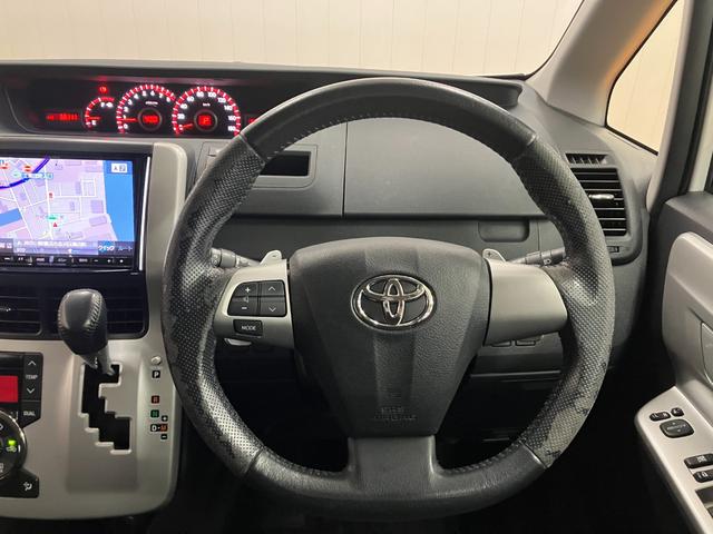 ヴォクシーX 車いす仕様車福祉車両 車いす乗車 電動ウインチ 3列シート 両側オートスライドドア Bカメラ ステアリングスイッチ Pスタート ETC 電動格納ミラー キーフリー(神奈川県)の中古車