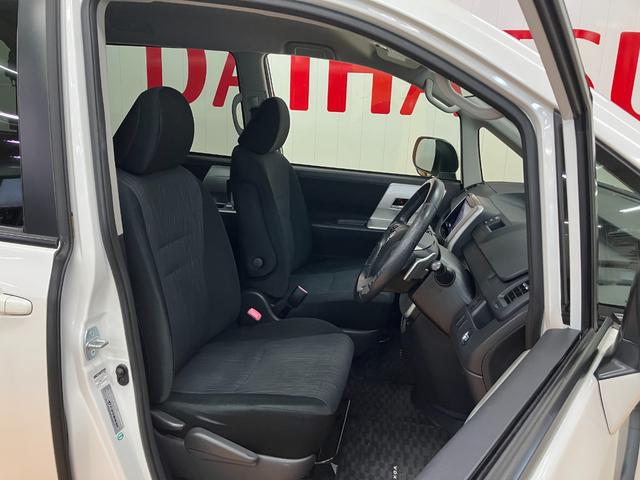 ヴォクシーX 車いす仕様車福祉車両 車いす乗車 電動ウインチ 3列シート 両側オートスライドドア Bカメラ ステアリングスイッチ Pスタート ETC 電動格納ミラー キーフリー(神奈川県)の中古車