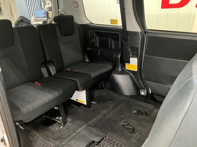 ヴォクシーX 車いす仕様車福祉車両 車いす乗車 電動ウインチ 3列シート 両側オートスライドドア Bカメラ ステアリングスイッチ Pスタート ETC 電動格納ミラー キーフリー(神奈川県)の中古車