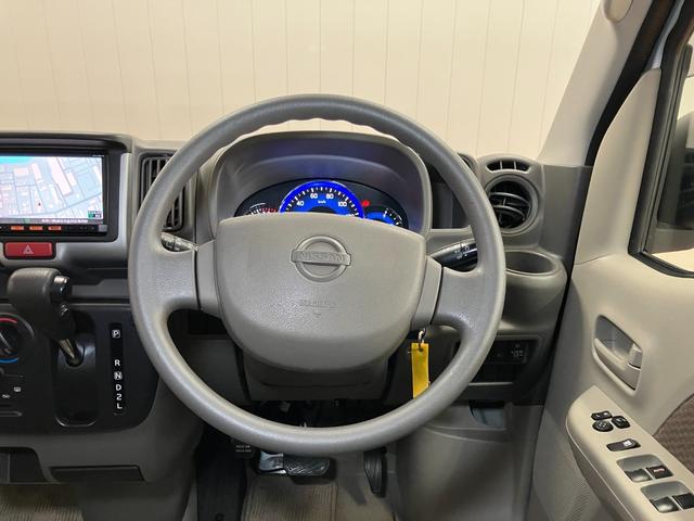 ＮＶ１００クリッパーバンＧＸターボ衝突被害軽減ブレーキシステム　両側スライドドア　Ｂカメラ　ナビ　エアコン　リヤファン　ＥＴＣ　横滑り防止機能　誤発進抑制機能　フォグランプ　電動格納ミラー　キーレス（神奈川県）の中古車