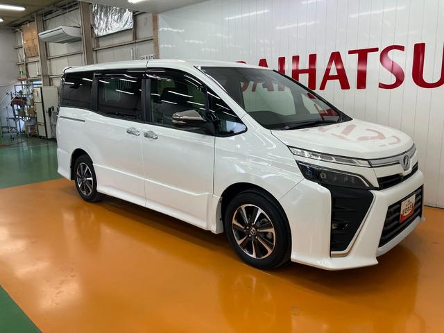 ヴォクシーZS 煌II衝突被害軽減ブレーキシステム ドラレコ ダブルエアコン ステアリングスイッチ USB接続端子 両側オートスライドドア 3列シート ETC Pスタート キーフリー(神奈川県)の中古車