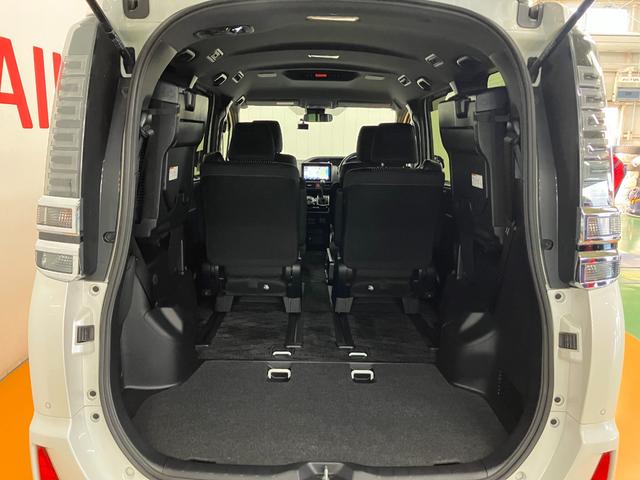 ヴォクシーZS 煌II衝突被害軽減ブレーキシステム ドラレコ ダブルエアコン ステアリングスイッチ USB接続端子 両側オートスライドドア 3列シート ETC Pスタート キーフリー(神奈川県)の中古車