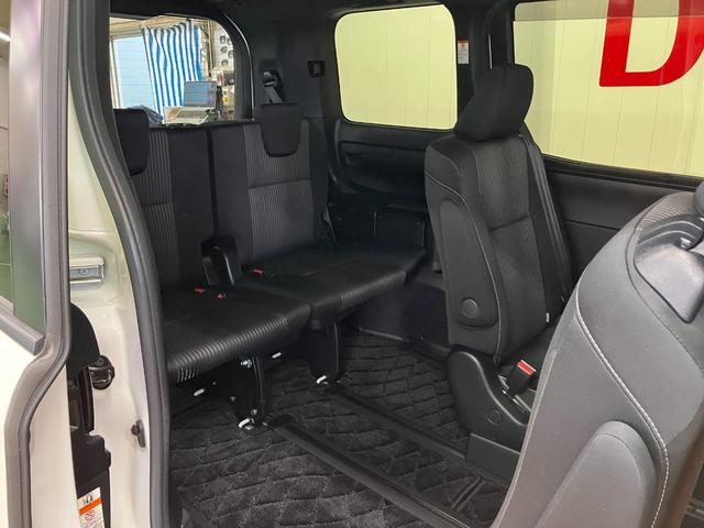 ヴォクシーZS 煌II衝突被害軽減ブレーキシステム ドラレコ ダブルエアコン ステアリングスイッチ USB接続端子 両側オートスライドドア 3列シート ETC Pスタート キーフリー(神奈川県)の中古車