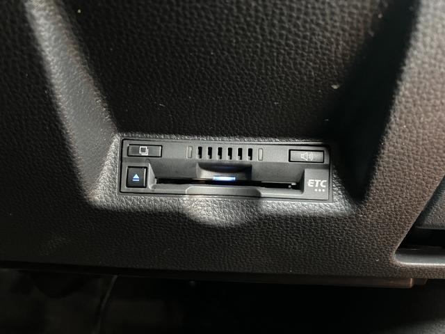 ヤリスクロスハイブリッドＧ衝突被害軽減ブレーキシステム　ドラレコ　ステアリングスイッチ　レーダークルーズコントロール　運転席シートヒーター　ＵＳＢ接続端子　電動パーキングブレーキ　ＳＯＳスイッチ　ステアリングヒーター　ＥＴＣ（神奈川県）の中古車