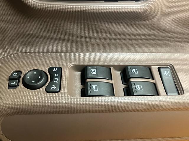 ムーヴキャンバスセオリーＧサポカーＳワイド適合　パノラマモニター対応　電動パーキングブレーキ　シートヒーター　両側オートスライドドア　Ｐスタート　ステアリングスイッチ　ＵＳＢ接続端子　コーナーセンサー　ホッとカップホルダー（神奈川県）の中古車