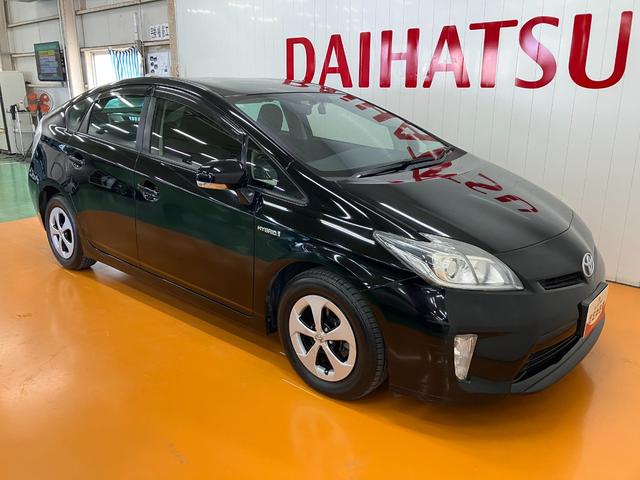 プリウスＳドラレコ　Ｂカメラ　ステアリングスイッチ　オートエアコン　Ｐスタート　電動格納ミラー　ＥＴＣ　パワーウインドウ　キーフリー（神奈川県）の中古車