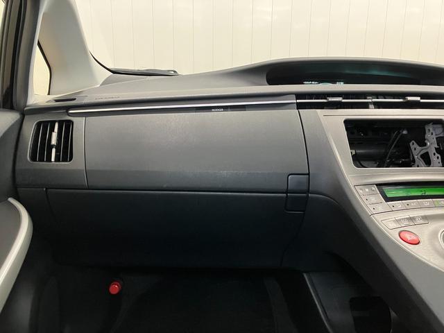 プリウスＳドラレコ　Ｂカメラ　ステアリングスイッチ　オートエアコン　Ｐスタート　電動格納ミラー　ＥＴＣ　パワーウインドウ　キーフリー（神奈川県）の中古車