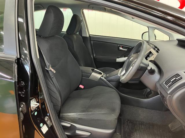 プリウスＳドラレコ　Ｂカメラ　ステアリングスイッチ　オートエアコン　Ｐスタート　電動格納ミラー　ＥＴＣ　パワーウインドウ　キーフリー（神奈川県）の中古車