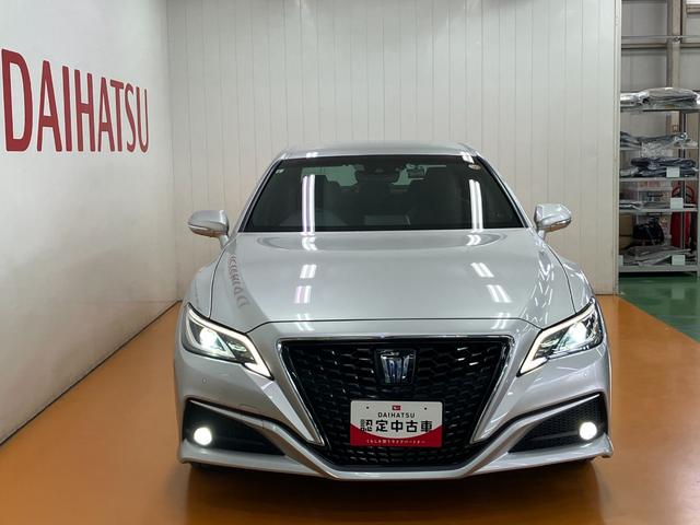 クラウンハイブリッドS エレガンススタイル衝突被害軽減ブレーキシステム ドラレコ 全周囲カメラ ステアリングスイッチ クルーズコントロール USB接続端子 電動パーキングブレーキ 自動防眩式ルームミラー SOSスイッチ ETC パワーシート(神奈川県)の中古車