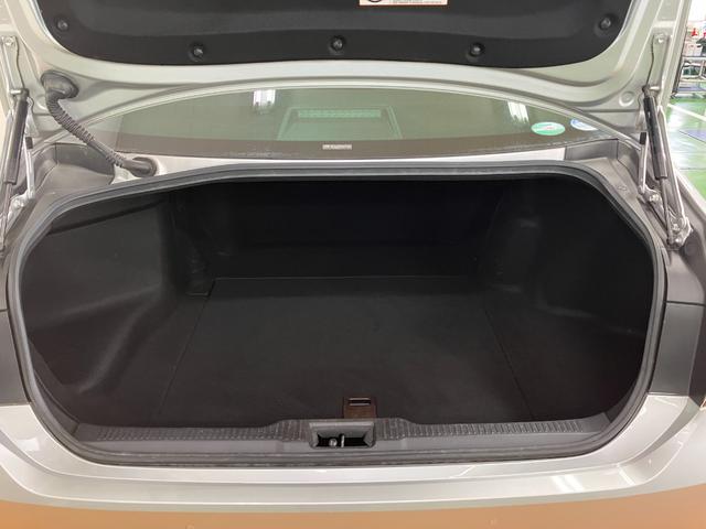 クラウンハイブリッドS エレガンススタイル衝突被害軽減ブレーキシステム ドラレコ 全周囲カメラ ステアリングスイッチ クルーズコントロール USB接続端子 電動パーキングブレーキ 自動防眩式ルームミラー SOSスイッチ ETC パワーシート(神奈川県)の中古車