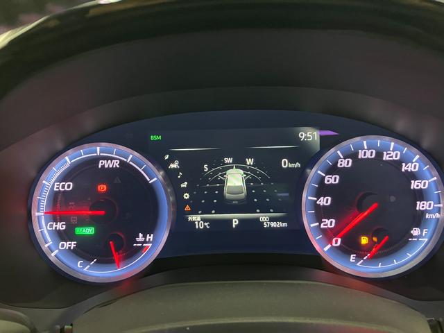 クラウンハイブリッドS エレガンススタイル衝突被害軽減ブレーキシステム ドラレコ 全周囲カメラ ステアリングスイッチ クルーズコントロール USB接続端子 電動パーキングブレーキ 自動防眩式ルームミラー SOSスイッチ ETC パワーシート(神奈川県)の中古車