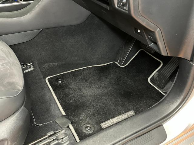 クラウンハイブリッドS エレガンススタイル衝突被害軽減ブレーキシステム ドラレコ 全周囲カメラ ステアリングスイッチ クルーズコントロール USB接続端子 電動パーキングブレーキ 自動防眩式ルームミラー SOSスイッチ ETC パワーシート(神奈川県)の中古車