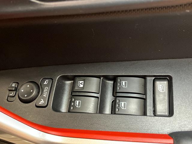 ロッキーＧ雹害車　４ＷＤ　サポカーＳワイド適合　ドラレコ　パノラマモニター対応　ＵＳＢ接続端子　ステアリングスイッチ　全車速追従機能付ＡＣＣ　シートヒーター　コーナーセンサー　ＥＴＣ　キーフリー（神奈川県）の中古車