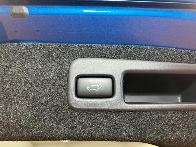 ハリアーハイブリッドプレミアム　スタイルアッシュ衝突被害軽減ブレーキシステム　ドラレコ　Ｂカメラ　ステアリングスイッチ　クルーズコントロール　ＥＴＣ　Ｐスタート　オートハイビーム　パワーシート　シートメモリー　キーフリー（神奈川県）の中古車