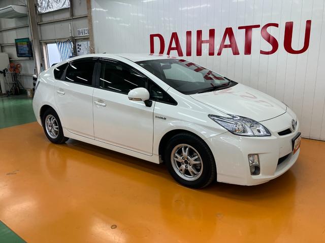 プリウスＳハイブリッド　Ｂカメラ　Ｐスタート　ステアリングスイッチ　ＥＴＣ　電動格納ミラー　パワーウインドウ　光軸調整ダイヤル　電動パーキングブレーキ　キーフリー（神奈川県）の中古車