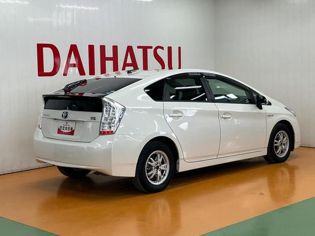 プリウスＳハイブリッド　Ｂカメラ　Ｐスタート　ステアリングスイッチ　ＥＴＣ　電動格納ミラー　パワーウインドウ　光軸調整ダイヤル　電動パーキングブレーキ　キーフリー（神奈川県）の中古車