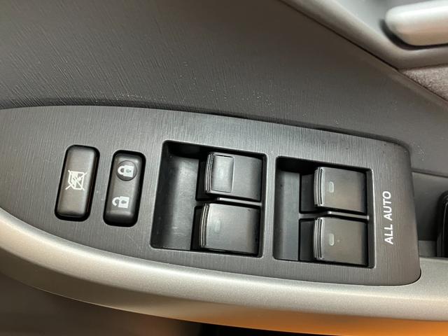 プリウスＳハイブリッド　Ｂカメラ　Ｐスタート　ステアリングスイッチ　ＥＴＣ　電動格納ミラー　パワーウインドウ　光軸調整ダイヤル　電動パーキングブレーキ　キーフリー（神奈川県）の中古車