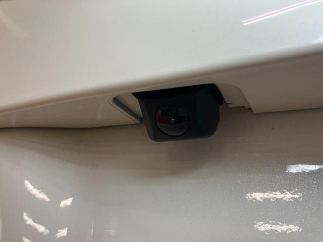 プリウスＳハイブリッド　Ｂカメラ　Ｐスタート　ステアリングスイッチ　ＥＴＣ　電動格納ミラー　パワーウインドウ　光軸調整ダイヤル　電動パーキングブレーキ　キーフリー（神奈川県）の中古車