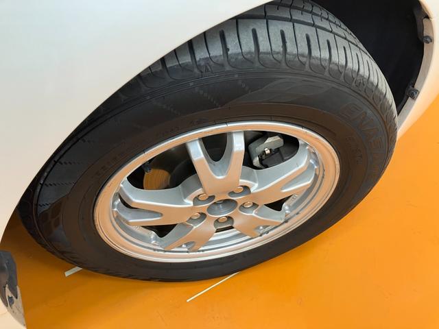 プリウスＳハイブリッド　Ｂカメラ　Ｐスタート　ステアリングスイッチ　ＥＴＣ　電動格納ミラー　パワーウインドウ　光軸調整ダイヤル　電動パーキングブレーキ　キーフリー（神奈川県）の中古車