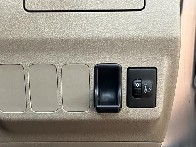 ミラＬセレクションナビ　エアコン　光軸調整ダイヤル　電動格納ミラー　パワーウインドウ　パワーステアリング　ＥＴＣ　キーレス（神奈川県）の中古車