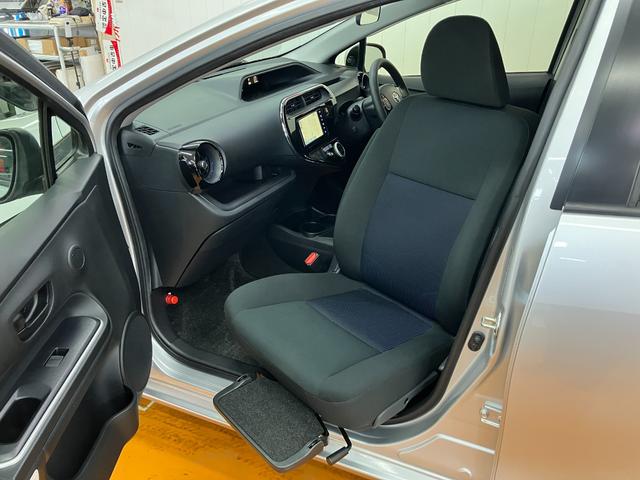 アクアS ウェルキャブ 助手席回転シート Aタイプ福祉車両 手動助手席回転シート 衝突被害軽減ブレーキシステム Bカメラ ステアリングスイッチ Pスタート 電動格納ミラー オートハイビーム レーンアシスト ETC キーフリー(神奈川県)の中古車